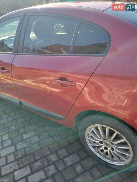 Седан Renault Fluence 2010 в Черновцах
