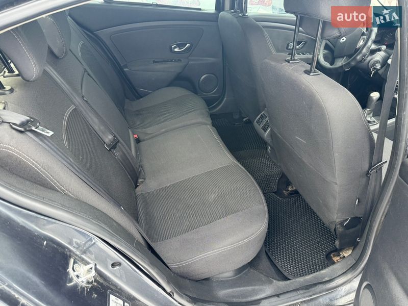 Седан Renault Fluence 2010 в Умани