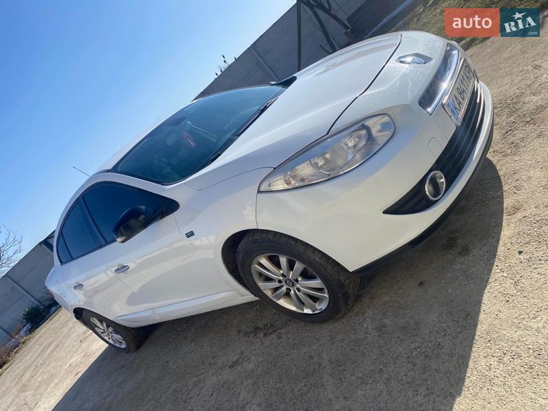 Седан Renault Fluence 2012 в Сквире