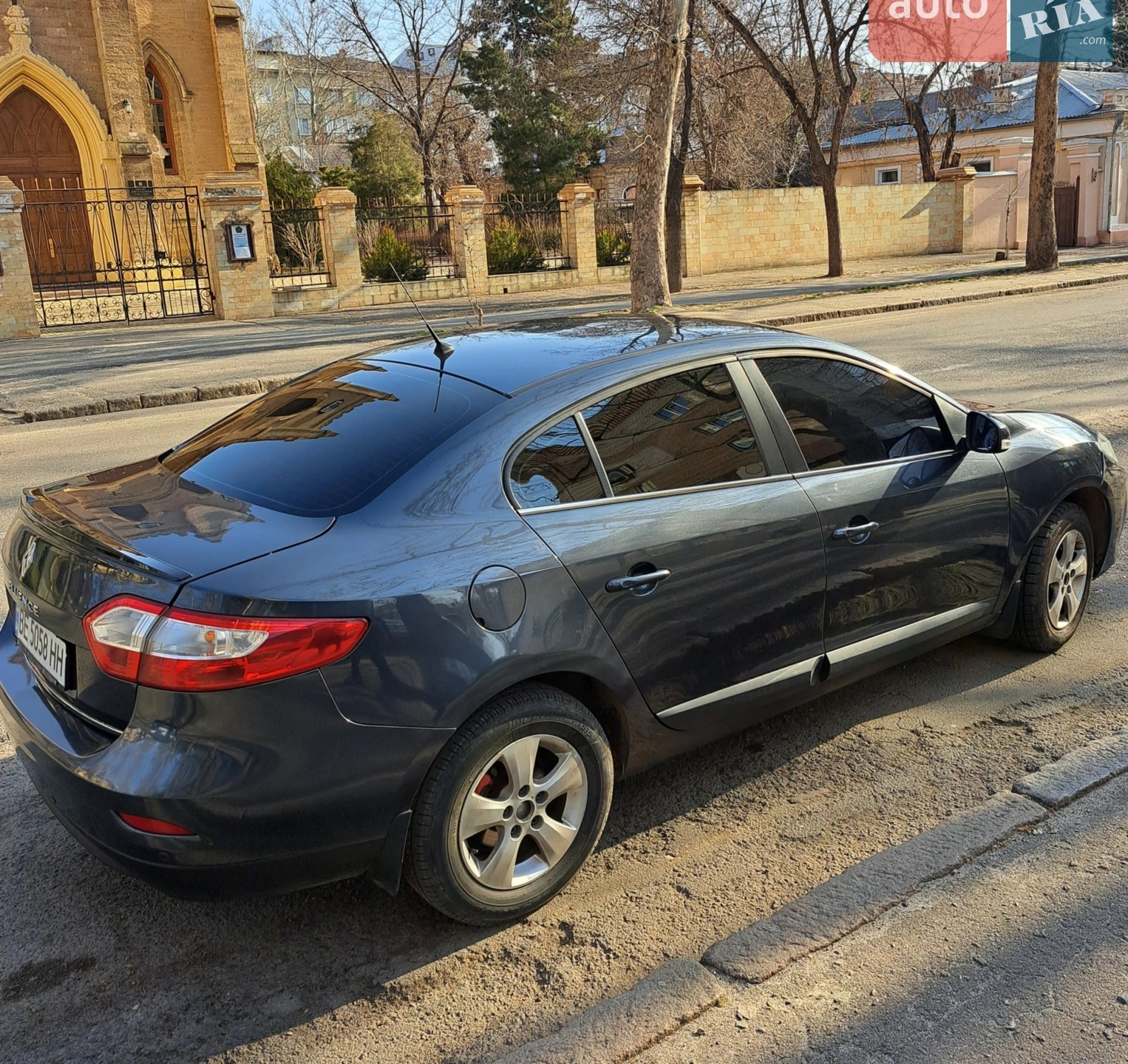 2010 Renault Fluence - мініатюра 7