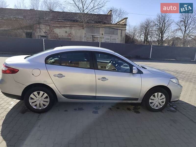Седан Renault Fluence 2011 в Калуше