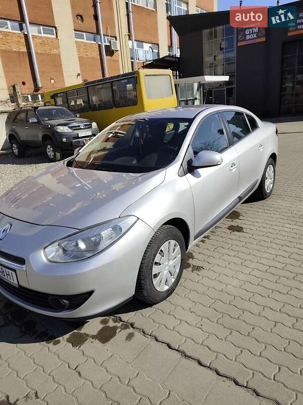 Седан Renault Fluence 2011 в Калуше