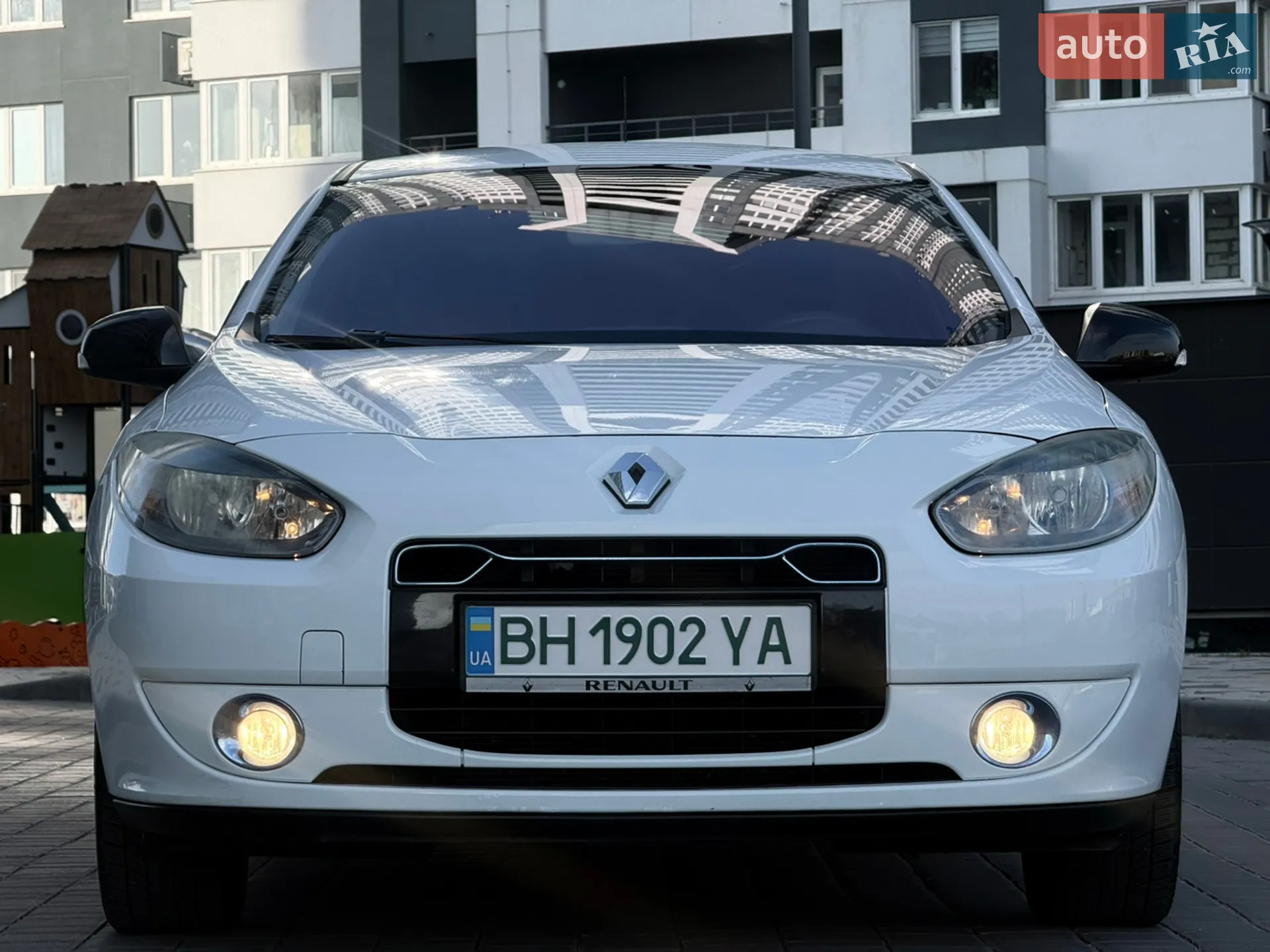2011 Renault Fluence - мініатюра 2