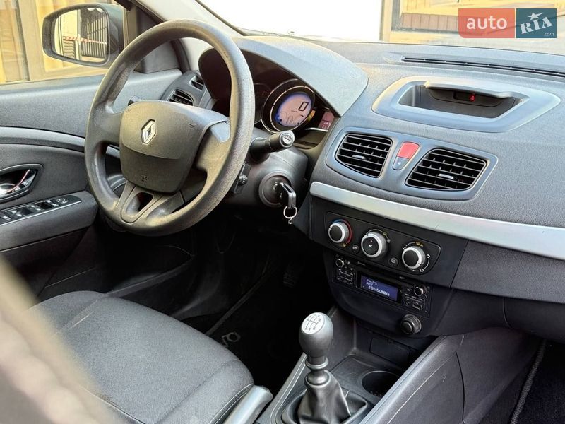 Седан Renault Fluence 2015 в Киеве фото 23 Седан Renault Fluence 2015 в Киеве