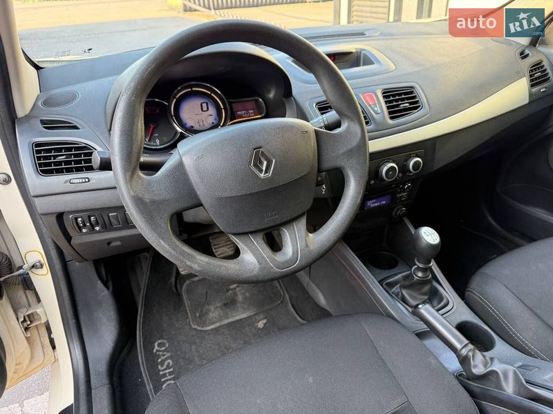 Седан Renault Fluence 2015 в Киеве фото 28 Седан Renault Fluence 2015 в Киеве