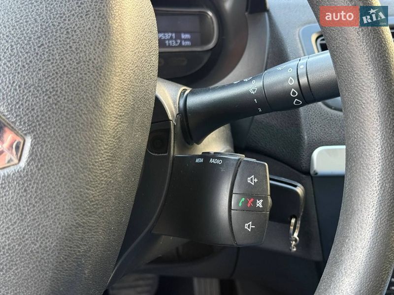 Седан Renault Fluence 2015 в Киеве фото 30 Седан Renault Fluence 2015 в Киеве