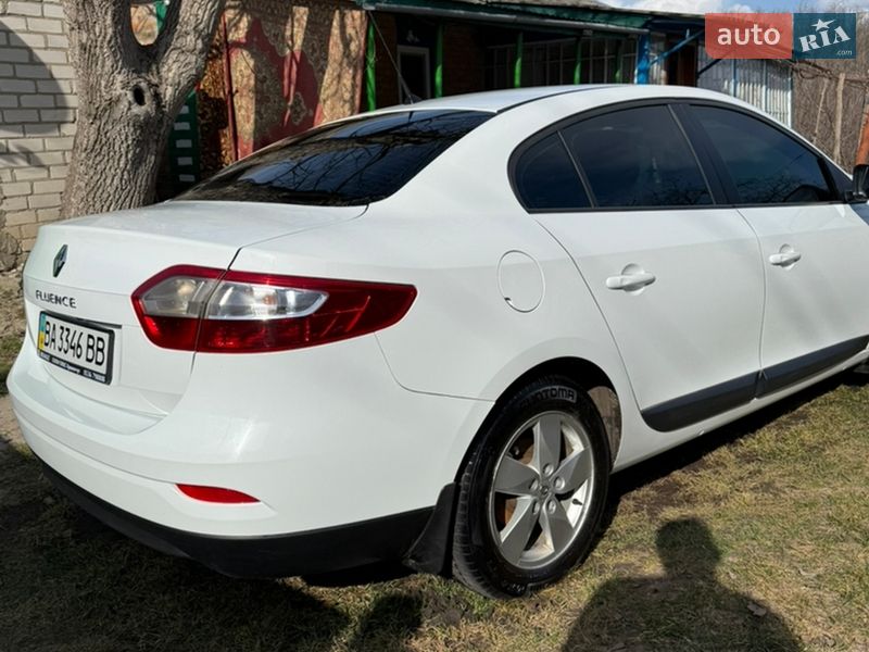 Седан Renault Fluence 2012 в Каневі