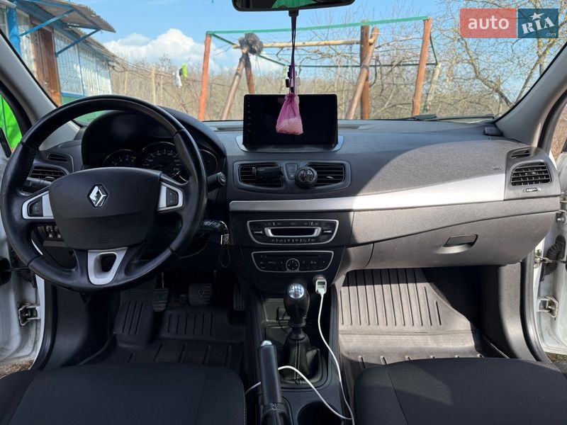 Седан Renault Fluence 2012 в Каневі