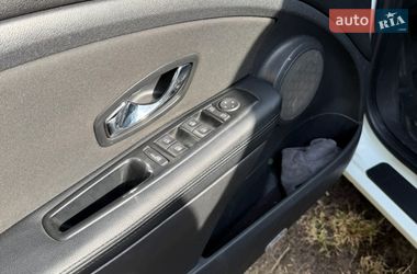 Седан Renault Fluence 2012 в Каневі