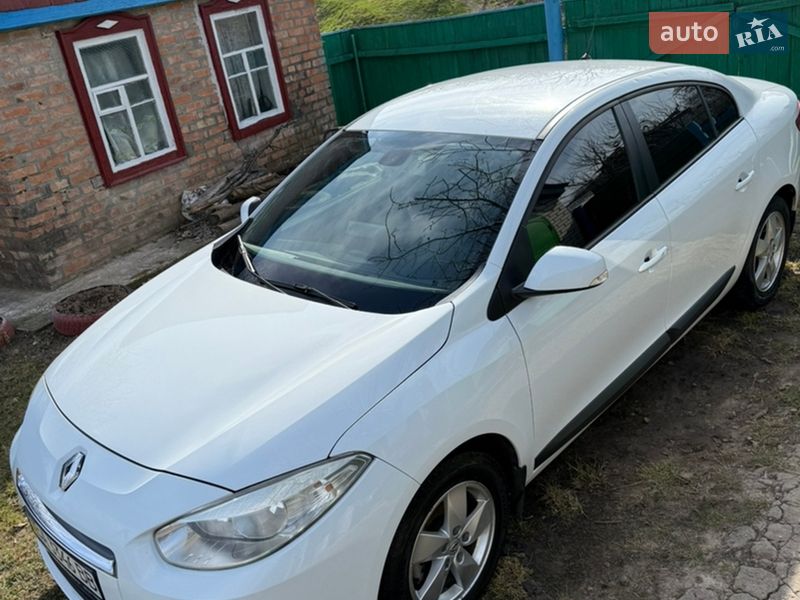 Седан Renault Fluence 2012 в Каневі