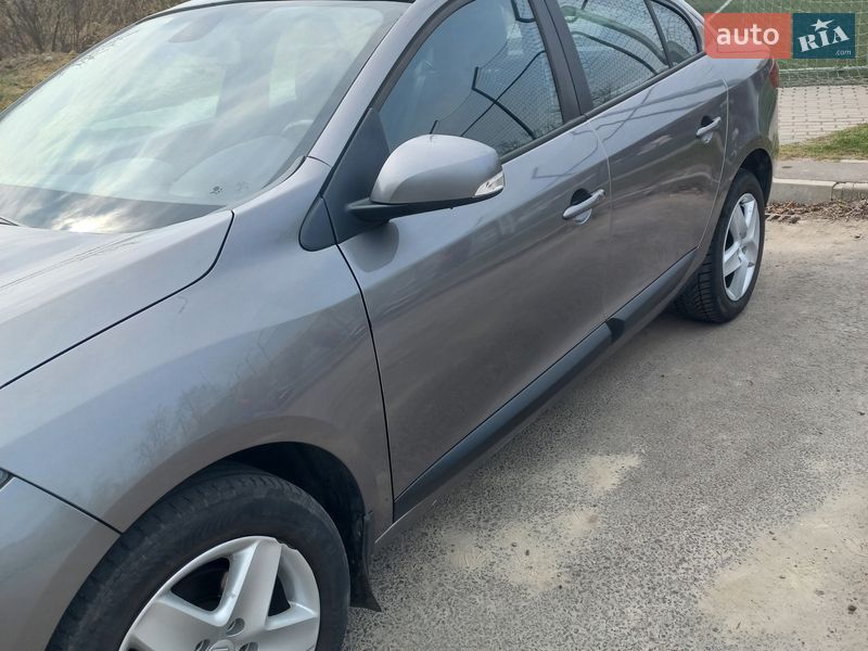 Седан Renault Fluence 2015 в Львові