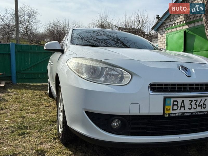 Седан Renault Fluence 2012 в Каневі