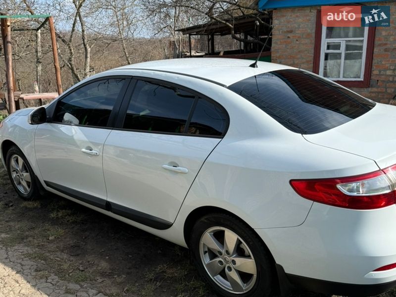 Седан Renault Fluence 2012 в Каневі