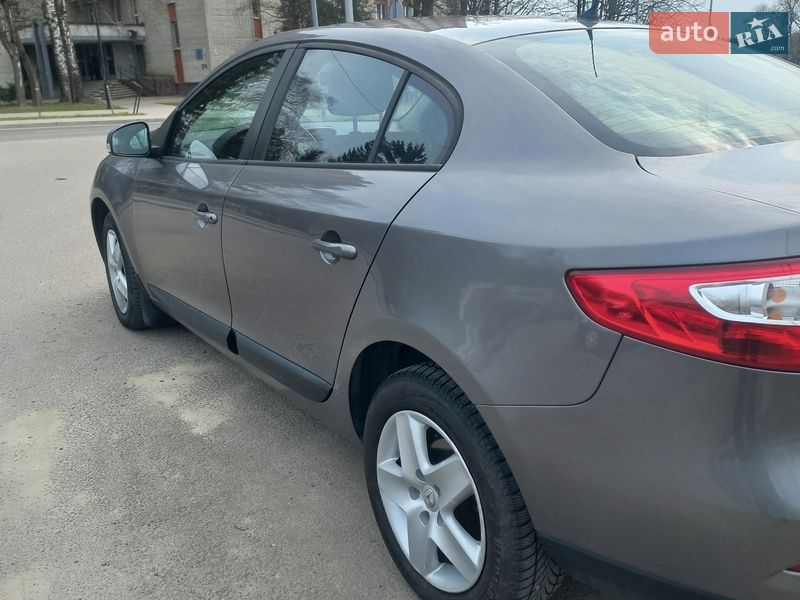 Седан Renault Fluence 2015 в Львові
