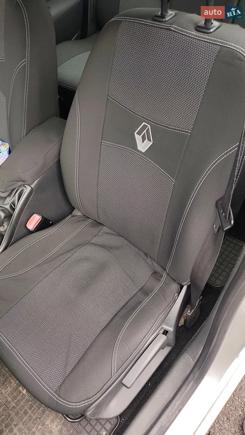 2011 Renault Fluence - мініатюра 21