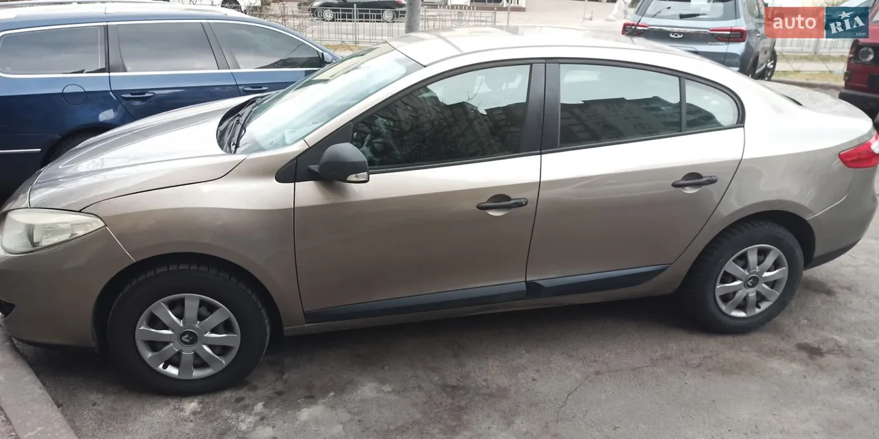 2010 Renault Fluence - мініатюра 16