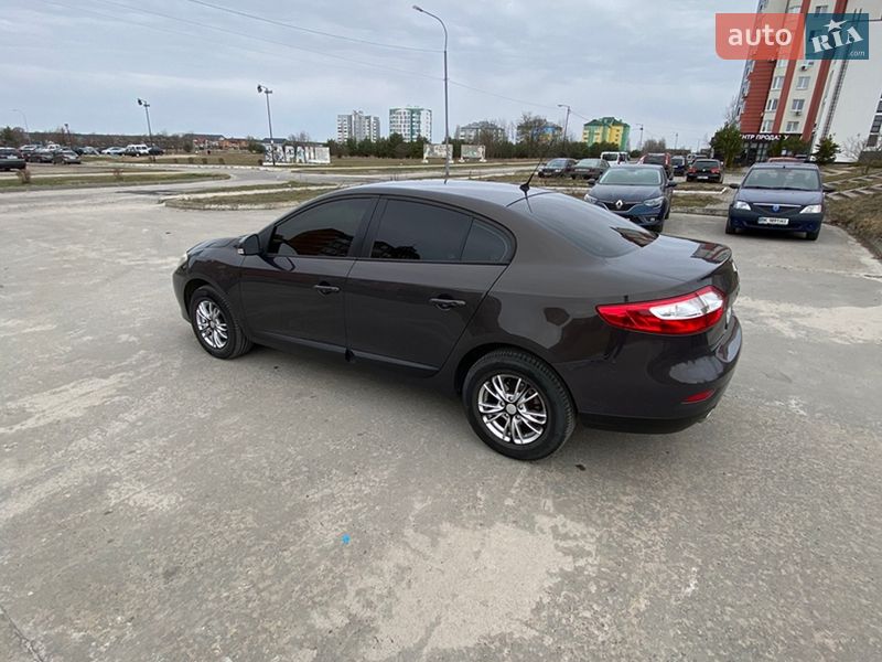 Седан Renault Fluence 2013 в Вараше