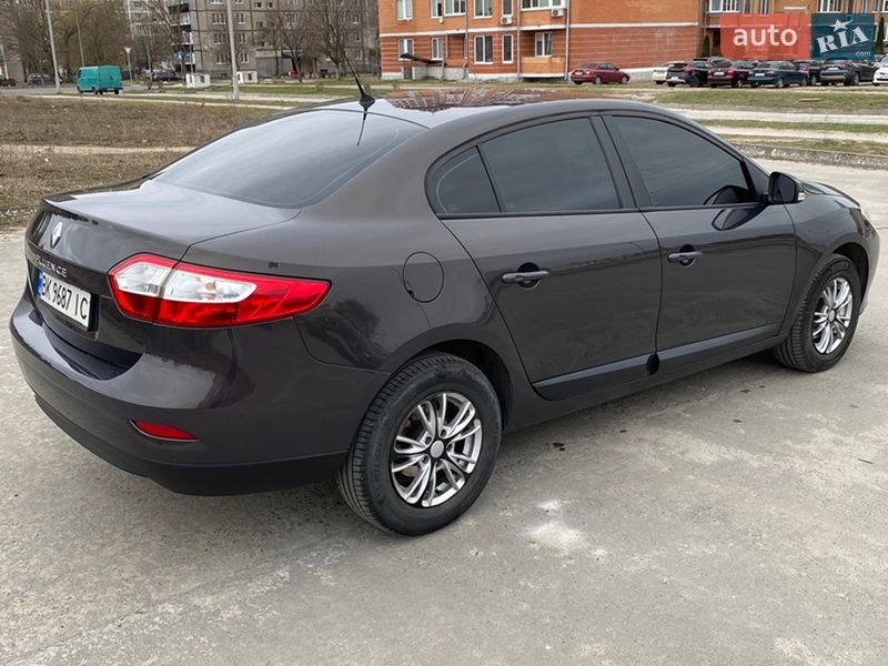 Седан Renault Fluence 2013 в Вараше