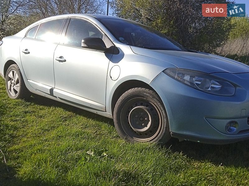 Седан Renault Fluence 2011 в Бершаді