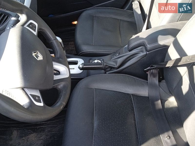 Седан Renault Fluence 2011 в Бершаді
