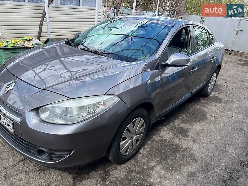 Седан Renault Fluence 2011 в Миронівці