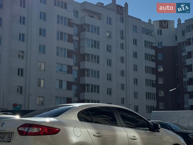 Седан Renault Fluence 2015 в Яворове