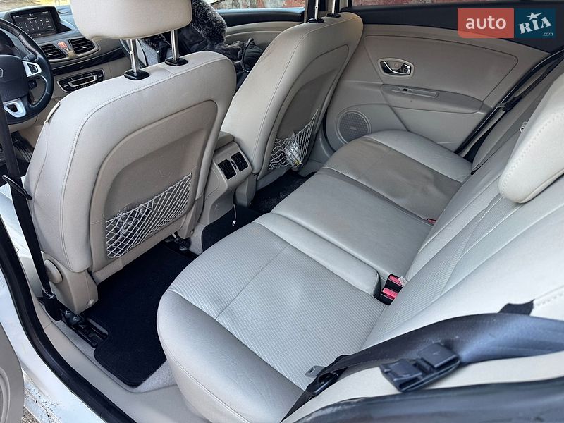 Седан Renault Fluence 2015 в Яворове