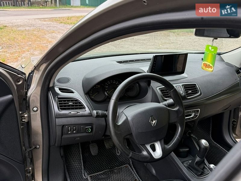 Седан Renault Fluence 2012 в Киеве