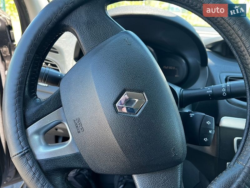 Седан Renault Fluence 2011 в Киеве