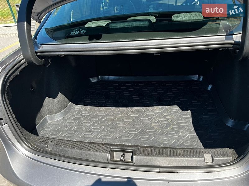 Седан Renault Fluence 2011 в Киеве