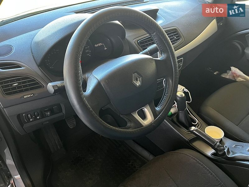 Седан Renault Fluence 2011 в Киеве