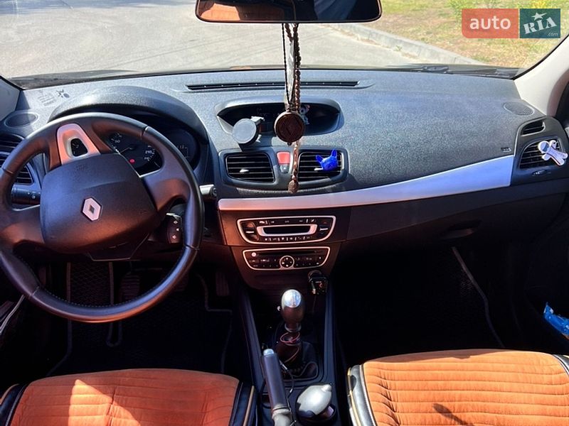 Седан Renault Fluence 2010 в Кропивницком