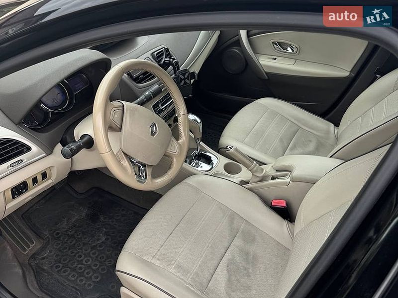 Седан Renault Fluence 2013 в Львове