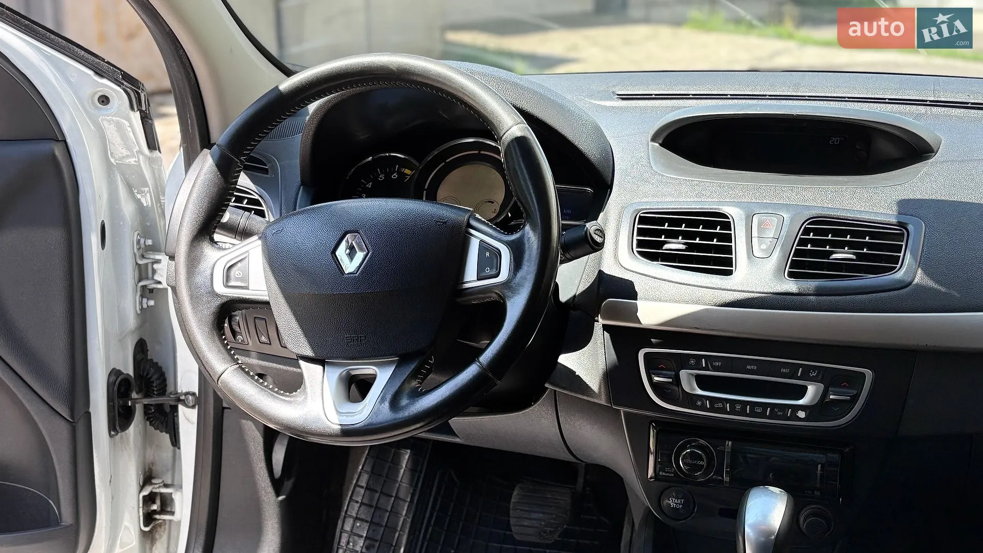 2012 Renault Fluence - мініатюра 17