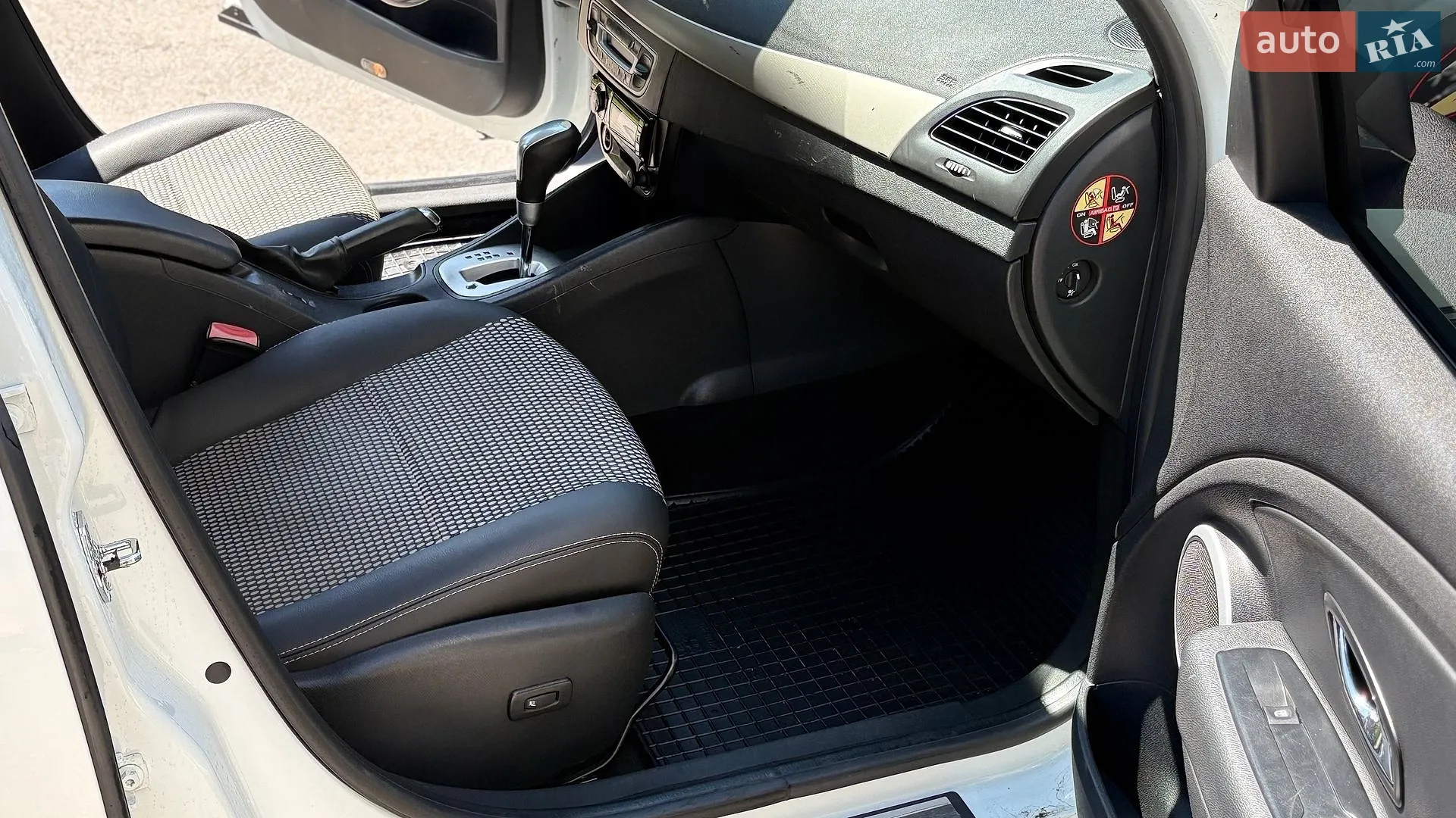 2012 Renault Fluence - мініатюра 18
