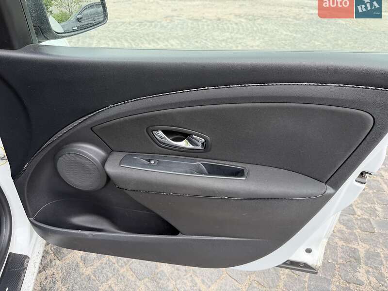 Седан Renault Fluence 2015 в Киеве