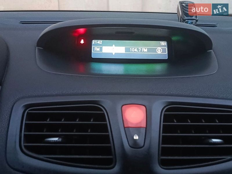 Седан Renault Fluence 2010 в Львові фото 15 Седан Renault Fluence 2010 в Львові