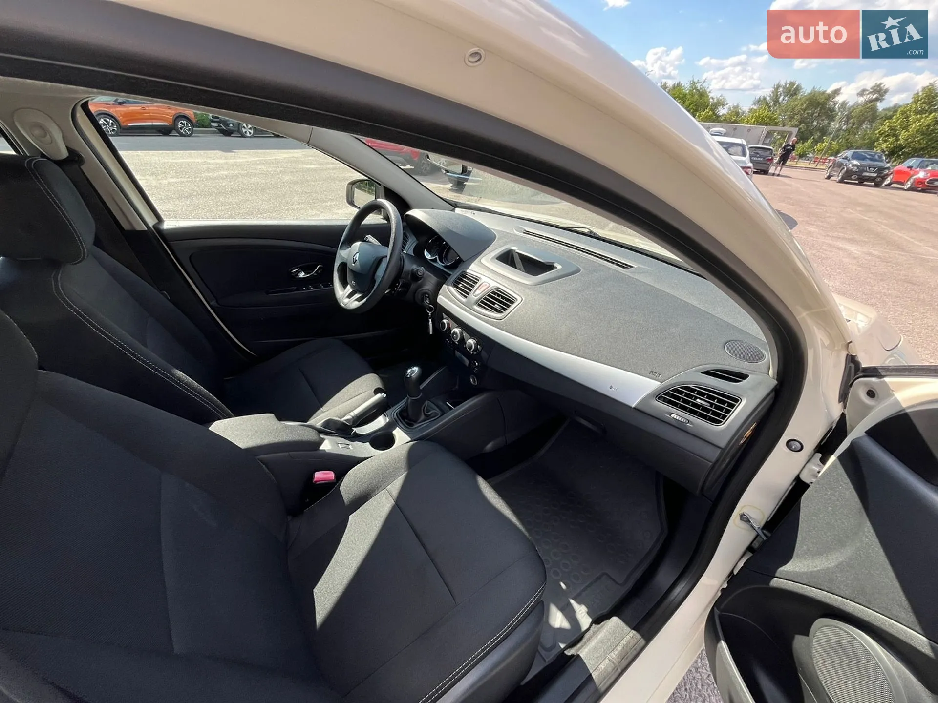 2016 Renault Fluence - мініатюра 28