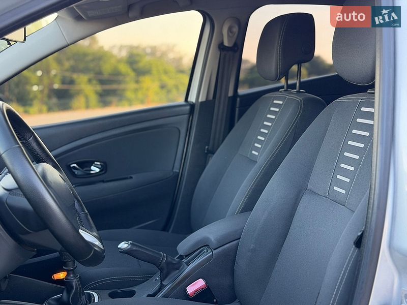 Седан Renault Fluence 2012 в Черновцах