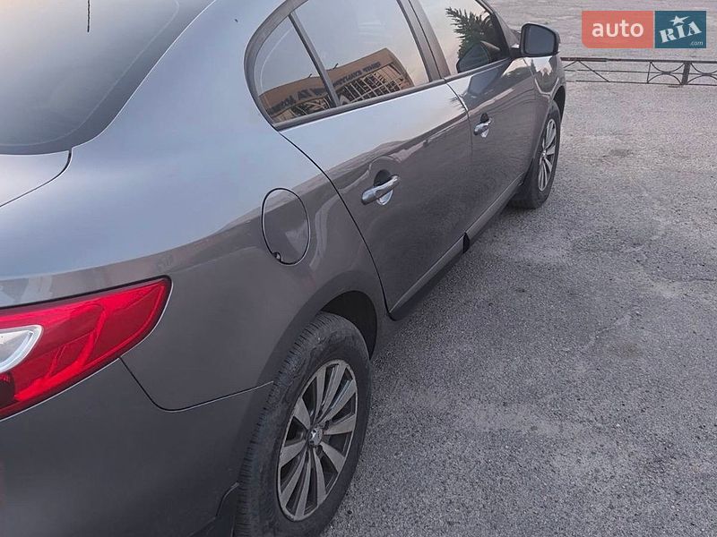 Седан Renault Fluence 2012 в Белозерье