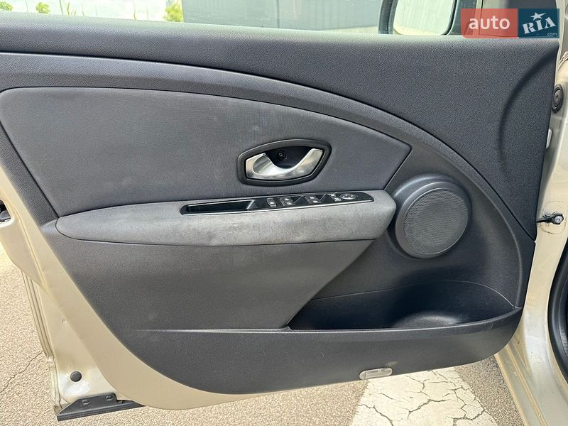 Седан Renault Fluence 2010 в Киеве фото 7 Седан Renault Fluence 2010 в Киеве