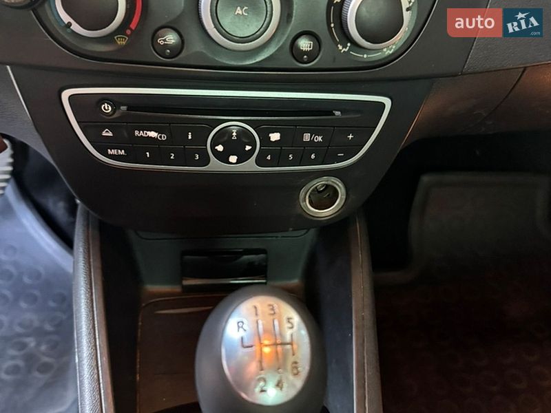 Седан Renault Fluence 2011 в Тячеве