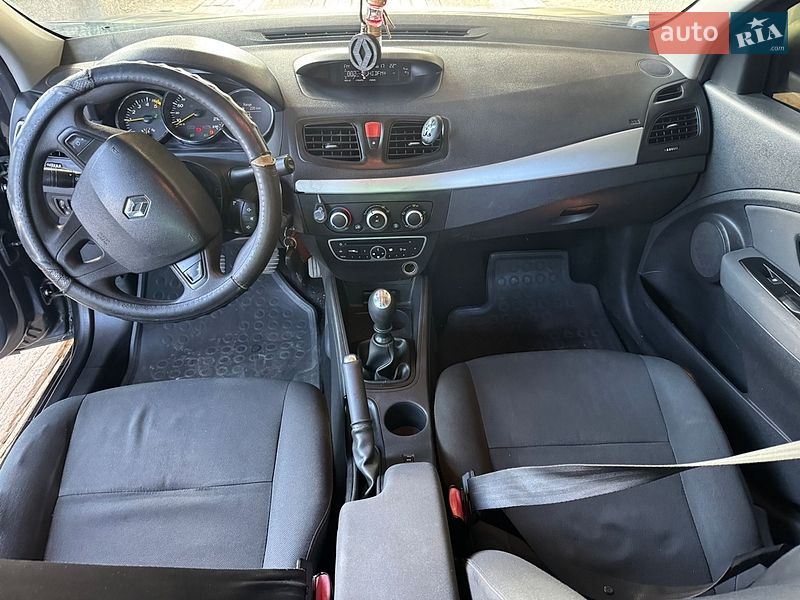 Седан Renault Fluence 2011 в Тячеве