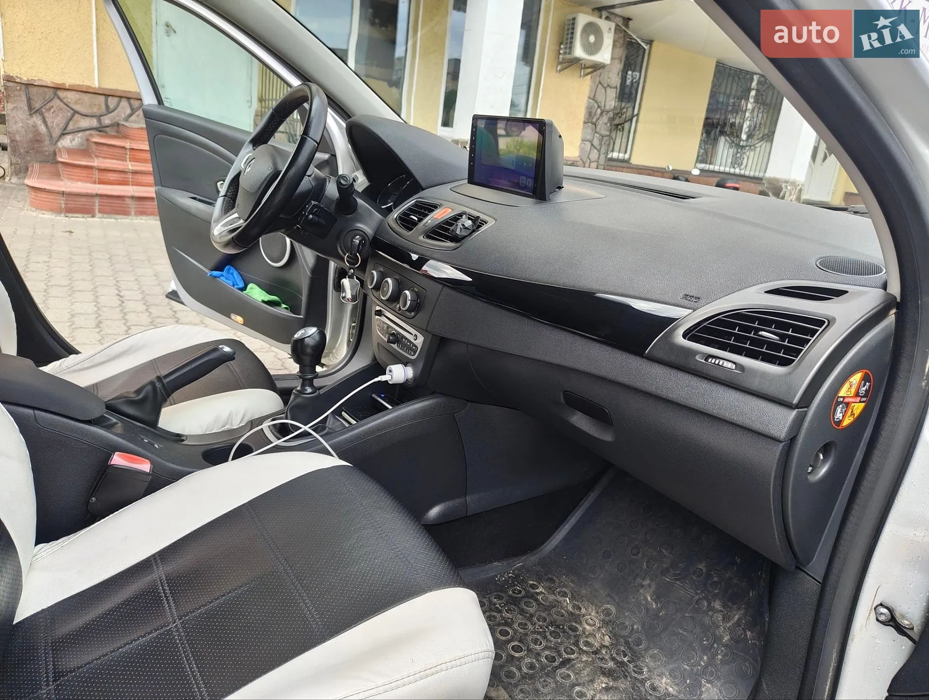 2011 Renault Fluence - мініатюра 10