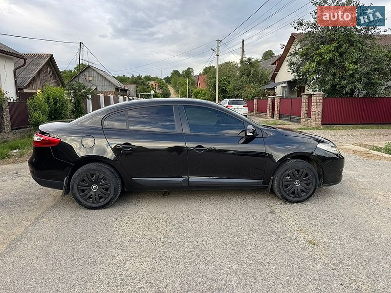 Седан Renault Fluence 2011 в Тячеве