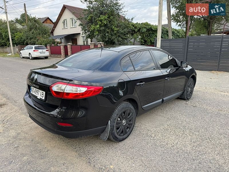 Седан Renault Fluence 2011 в Тячеве