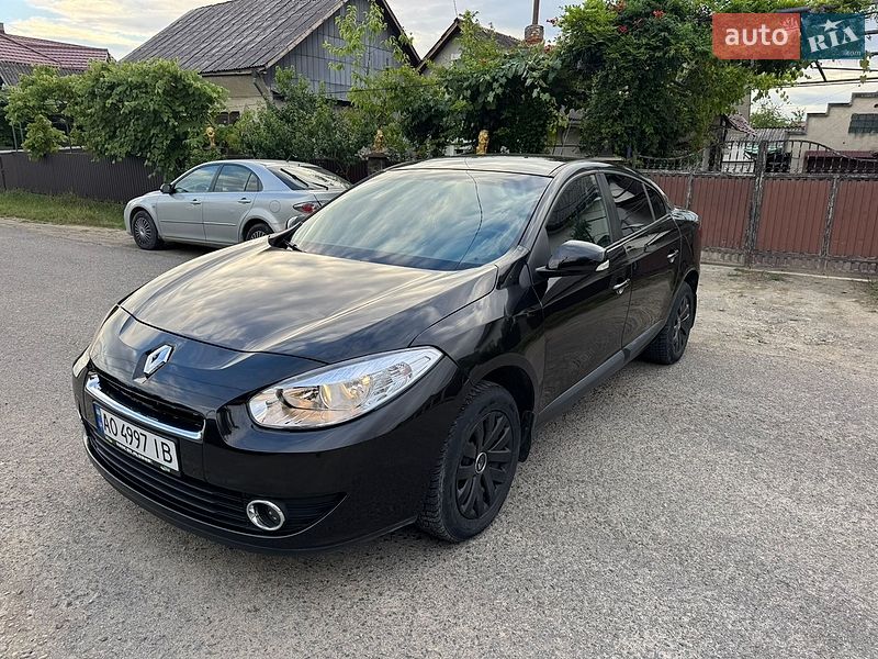 Седан Renault Fluence 2011 в Тячеве