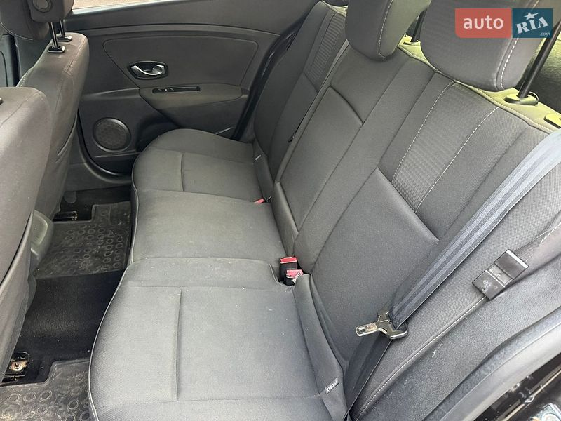 Седан Renault Fluence 2011 в Тячеве