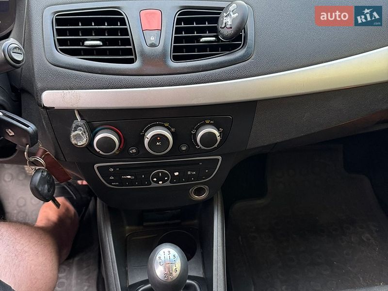 Седан Renault Fluence 2011 в Тячеве