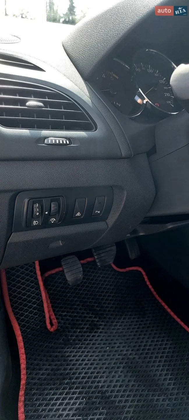 2011 Renault Fluence - мініатюра 10